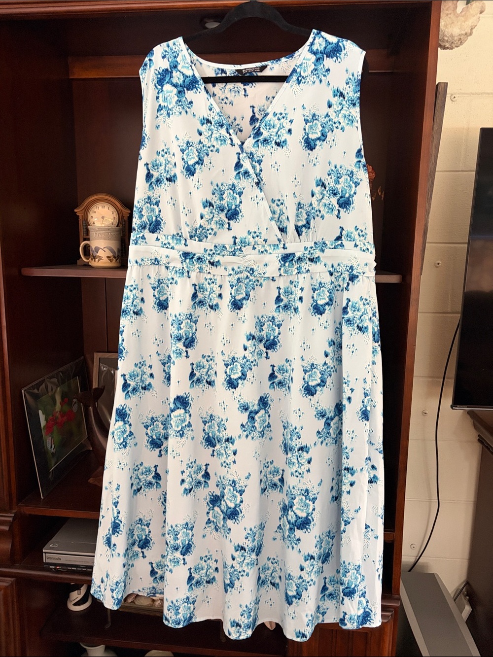 BloomChic White and Blue Floral A-Line Skirt